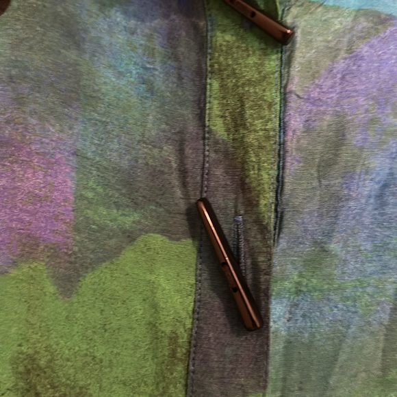 Ali Miles 80% rayon 20% nylon button-down top - Picture 3 of 10